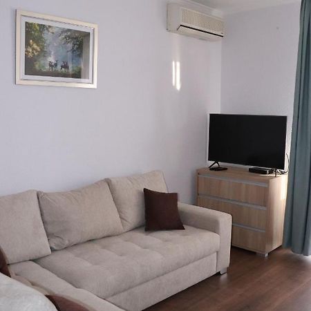 Liget Apartmanhaz Kehidakustany Ngoại thất bức ảnh