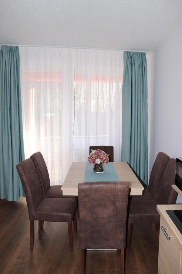 Liget Apartmanhaz Kehidakustany Ngoại thất bức ảnh