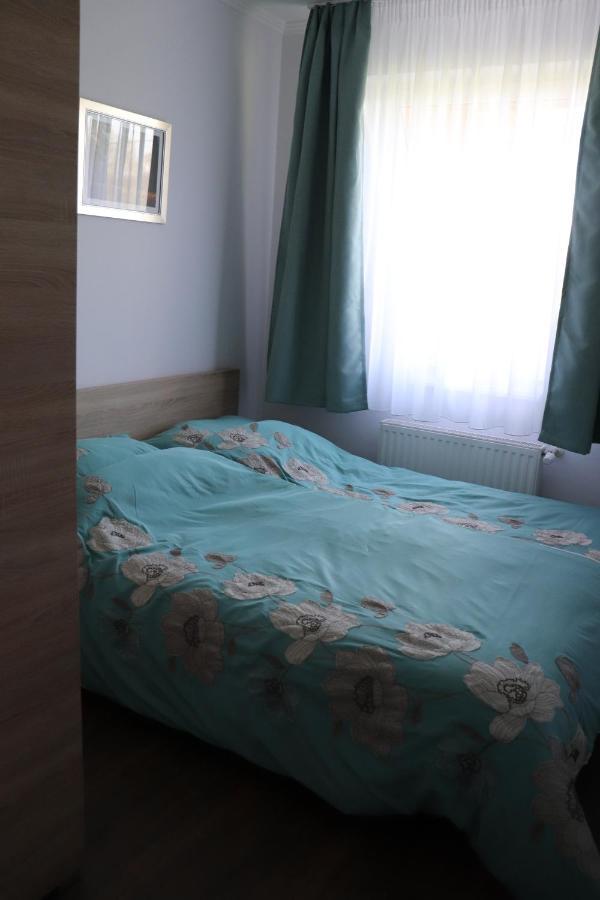 Liget Apartmanhaz Kehidakustany Ngoại thất bức ảnh
