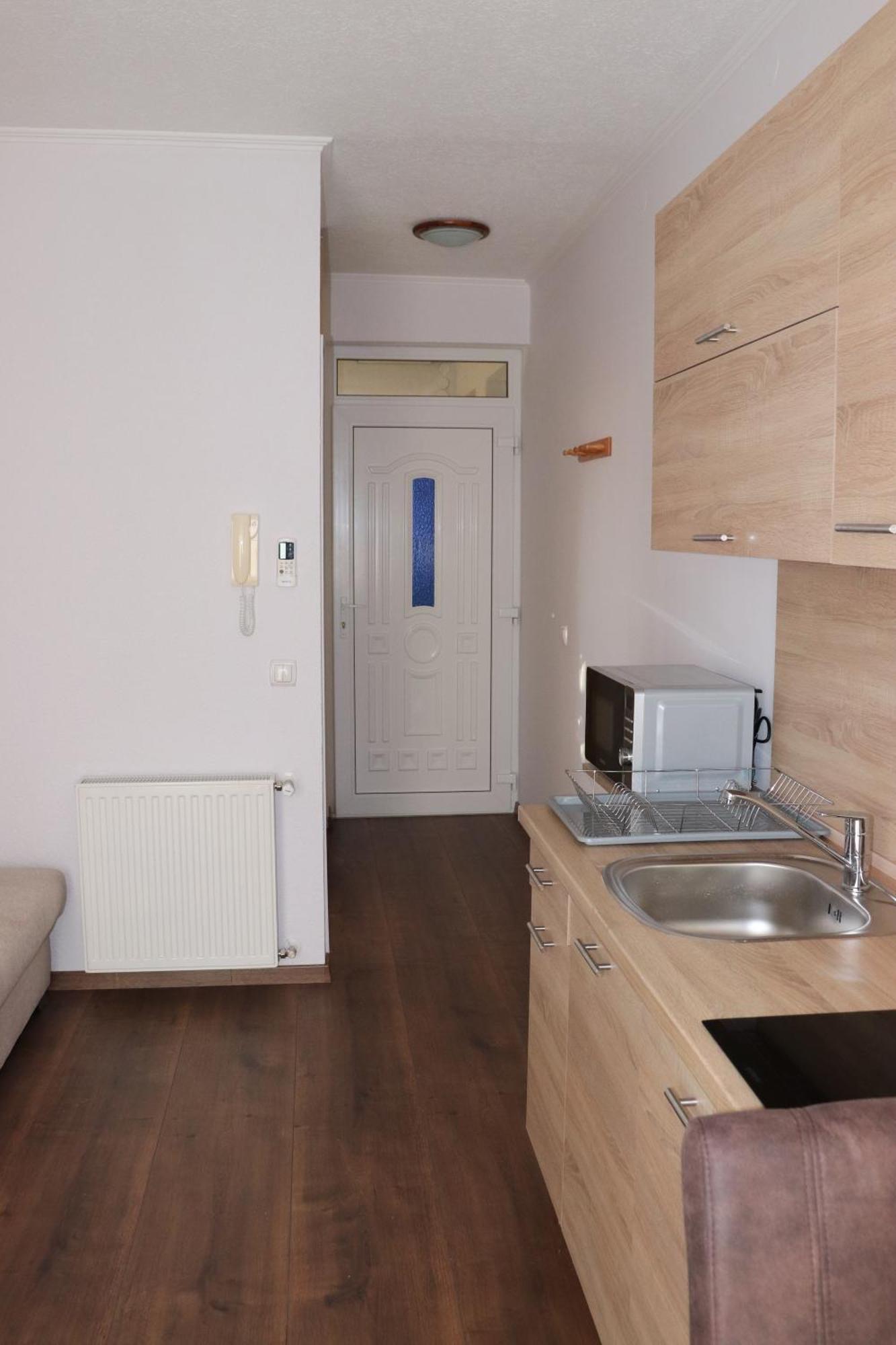 Liget Apartmanhaz Kehidakustany Ngoại thất bức ảnh