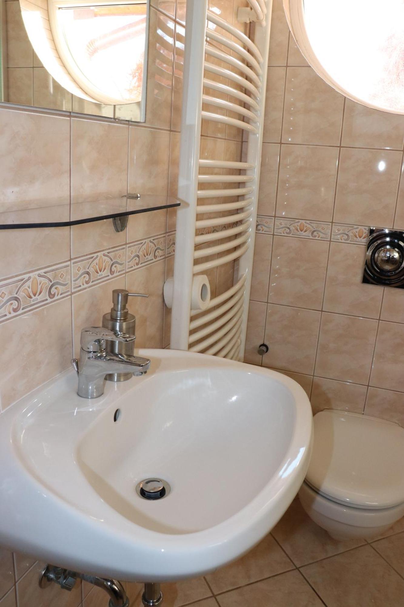 Liget Apartmanhaz Kehidakustany Ngoại thất bức ảnh