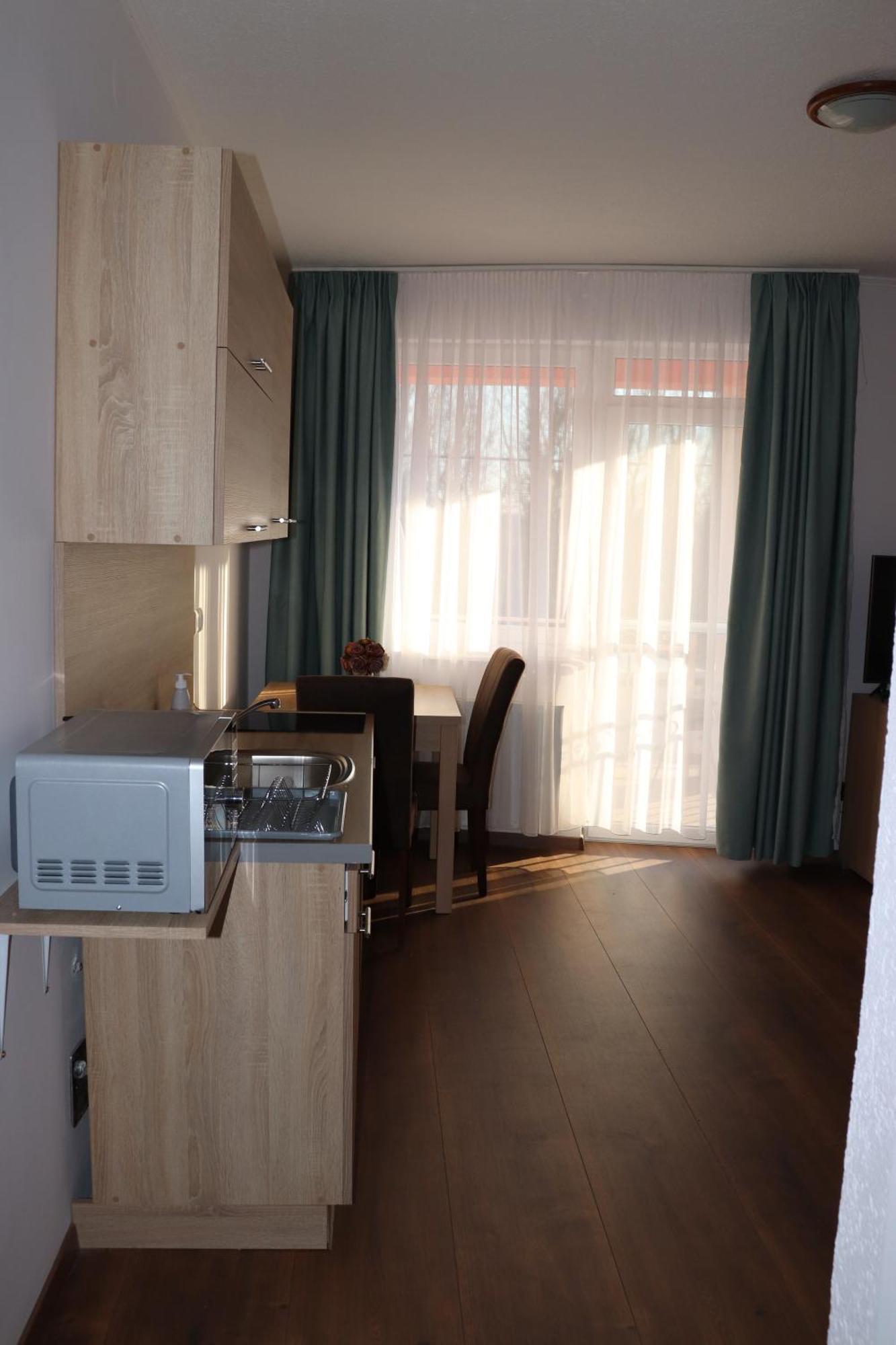 Liget Apartmanhaz Kehidakustany Ngoại thất bức ảnh